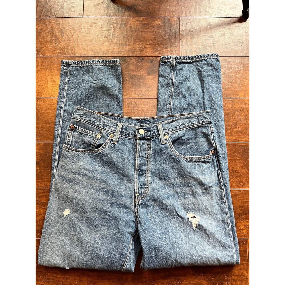 Levis 501 Button Fly Distressed Slim Straight Jean Size 30x30 Womens
